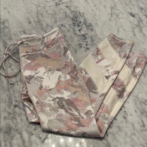 Free People Movement Camouflage Print Leggings
Size: S
